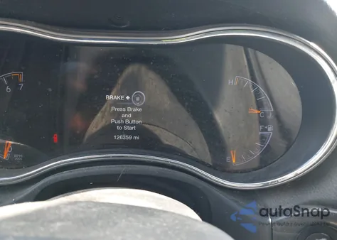 2019 Jeep Grand Cherokee Laredo E 4X2 z USA, uszkodzony, nr VIN 1C4RJEAG8KC621758